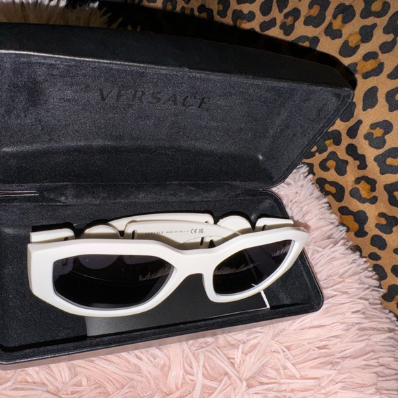 Versace Sunglasses Authentic - Picture 13 of 13
